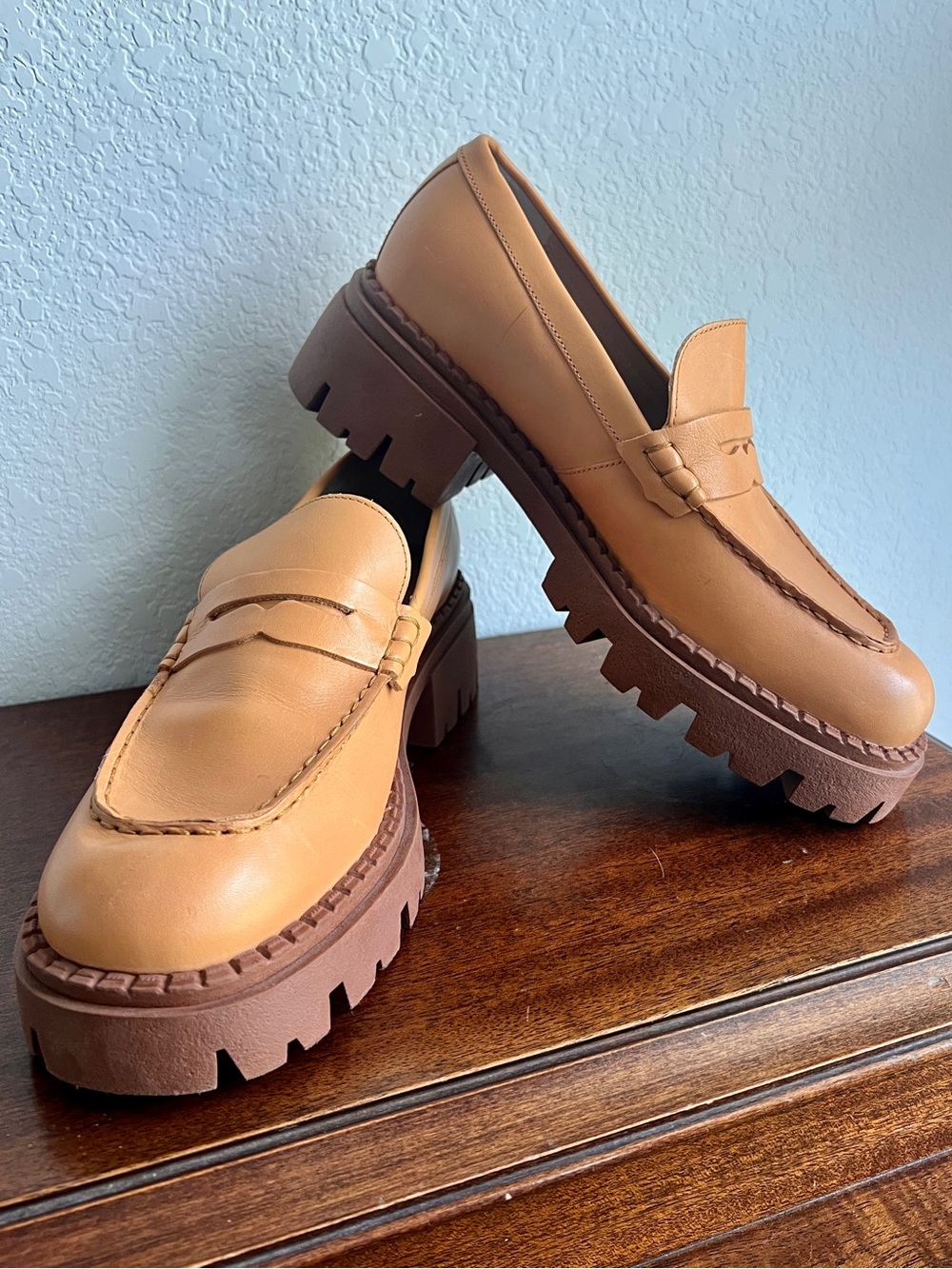New Free People Lyra Lug Sole Chunky Platform Penny Loafers in Safron Tan EU 41